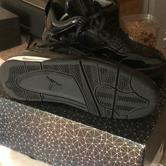 Jordan size 10 - Picture 2 of 4